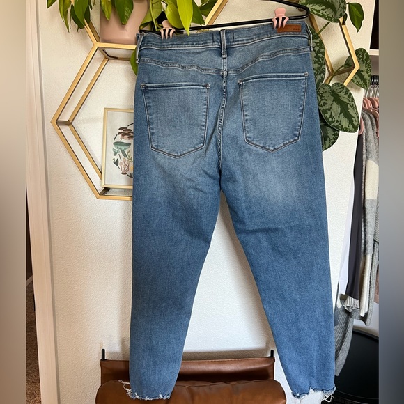 Abercrombie & Fitch Ultra High Rise Super Skinny Ankle - Picture 2 of 3